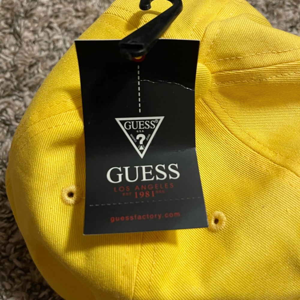 Guess hat - Picture 4 of 4